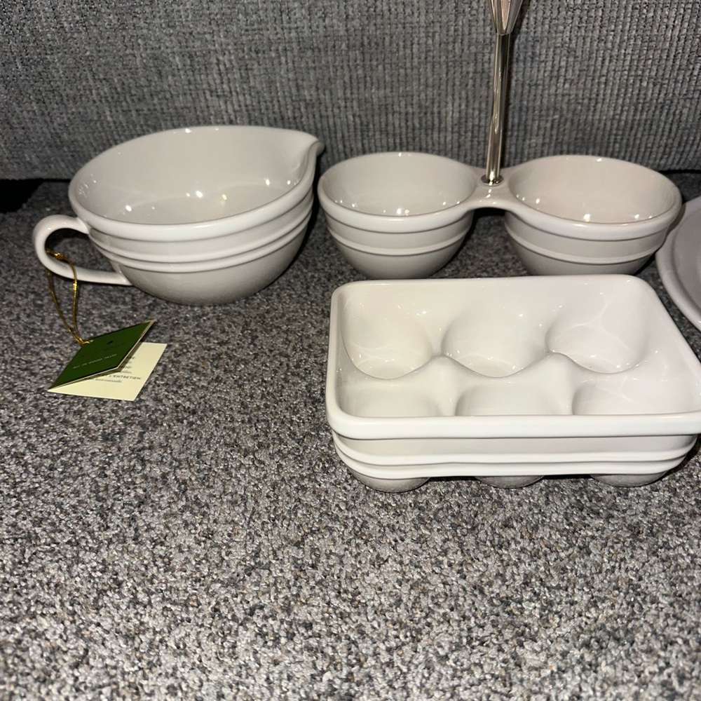 NEW Kate spade sculpted stripe cream set - Picture 2 of 5